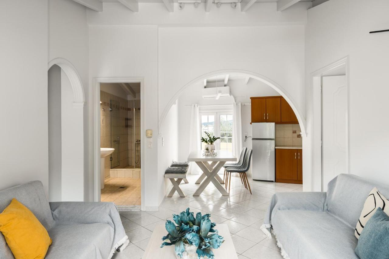 The Seaview Corner Apartments By Konnect, Ipsos Corfu Extérieur photo